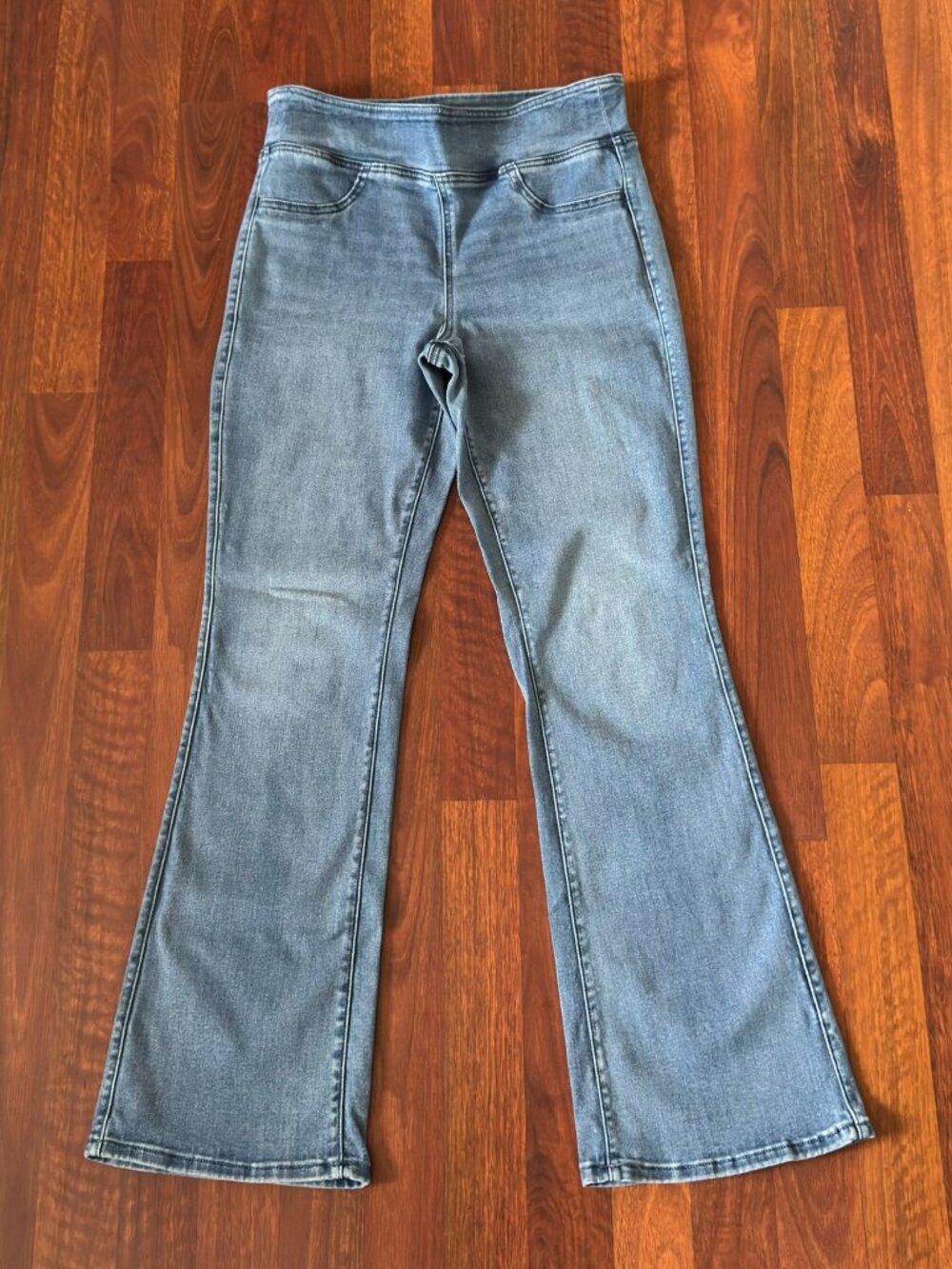American Eagle Luxe Stretch Pull On Flare Jeans Womens Medium Short Blue Elastic